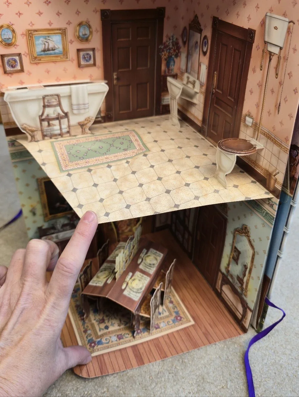 Three Dimensional Victorian Doll House Fold Out with Paper Dolls - Picture 6 of 9